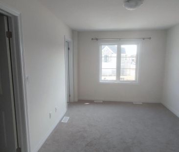 Condo Townhouse For Lease | X9269100 - Photo 3