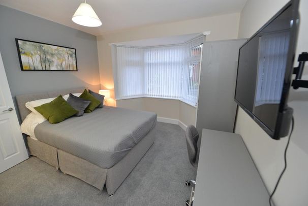 1 bedroom in a house share to rent - Photo 1