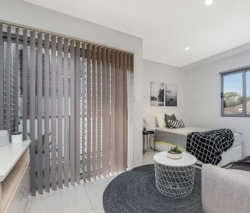 “Modern Studio in Prime Bankstown Location” - Photo 1