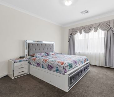 Lovely Four Bedroom Home - Photo 6