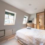 3 bedroom mews to rent - Photo 1