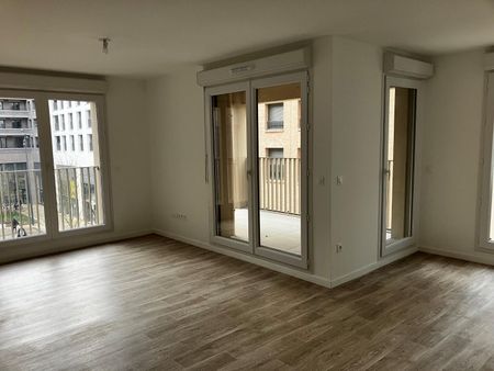 location Appartement T4 DE 79.2m² À BOBIGNY - Photo 2
