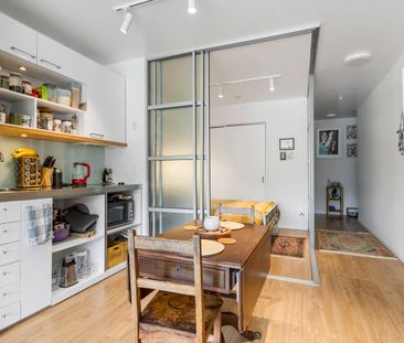 Superb Apartment with Carpark - Photo 2