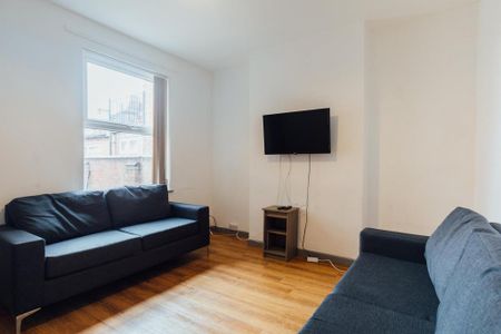 6 bedroom house to rent - Photo 2