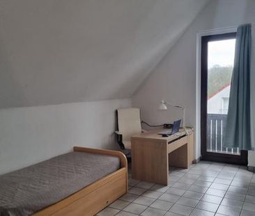 Lichtdurchflutete Wohnung mit Balkon, Stellplatz u. Einbauküche - Photo 1