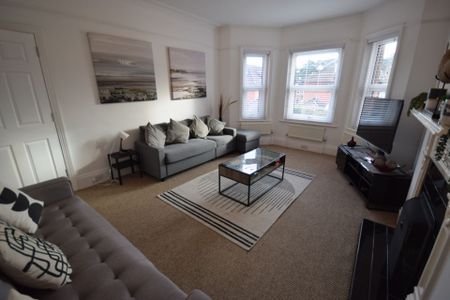 3 Bedroom Flat To Rent in Westbourne - £1,725 pcm Tenancy Info - Photo 5