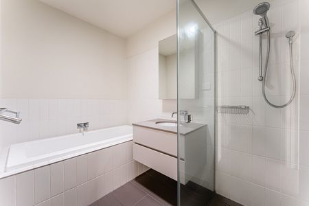 16 Landsby Drive, Avondale Heights VIC 3034 - Photo 4