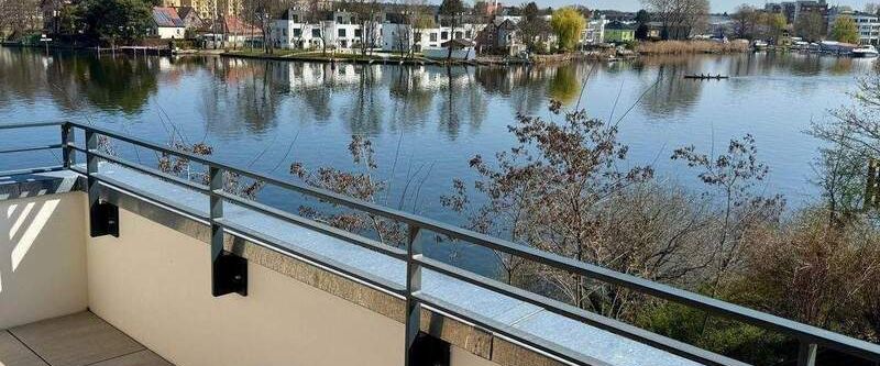 Traumhafte 4-Zi-Neubauwohnung direkt am Wasser (Erstbezug)! - Photo 1