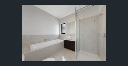 2 Bedroom 2 Bathroom Townhouse! - Photo 3