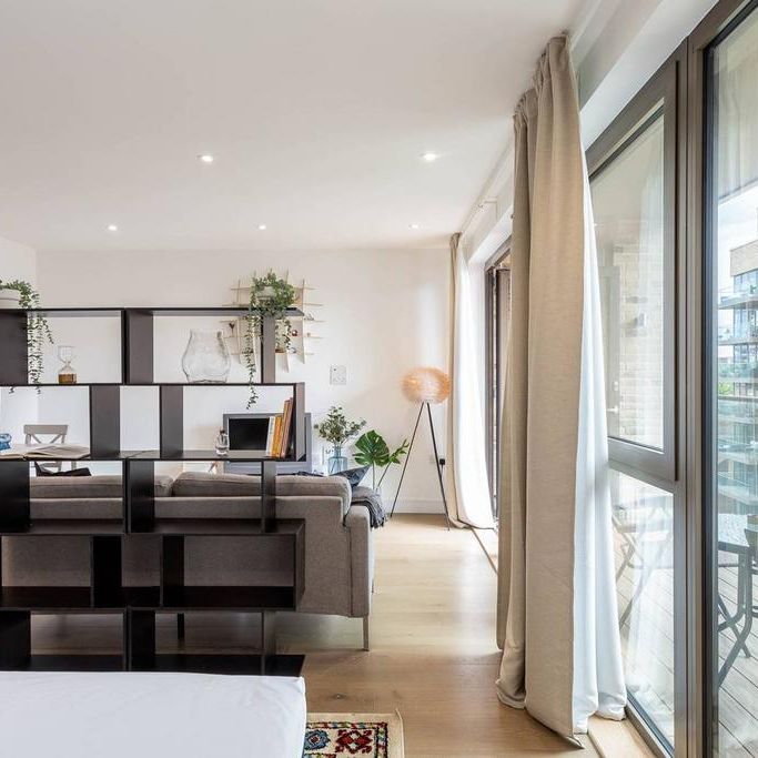 Studio to rent - Photo 1