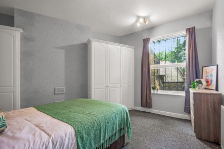 Flat 1, 265 Hyde Park Road Leeds - LS6 1AG - Photo 2