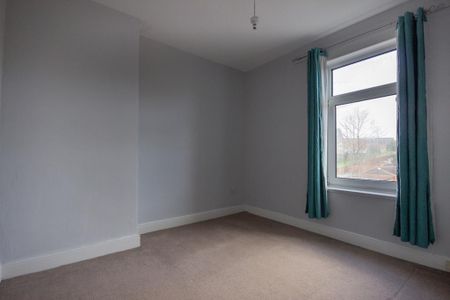 2 bedroom terraced house to rent - Photo 4