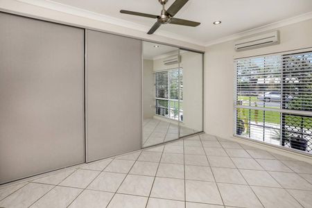 Spacious 3-Bedroom Home with Pool and Patio Bliss - Photo 2