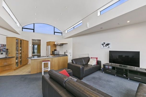 Penthouse living at its best - Photo 1