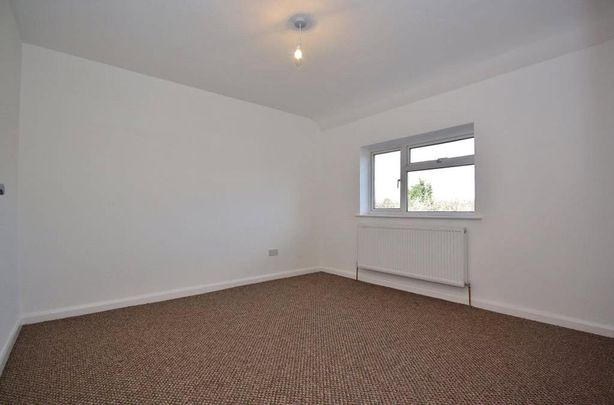 6 bedroom semi-detached house to rent - Photo 1