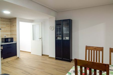 Completely renovated flat for rent in Mislata - Photo 2