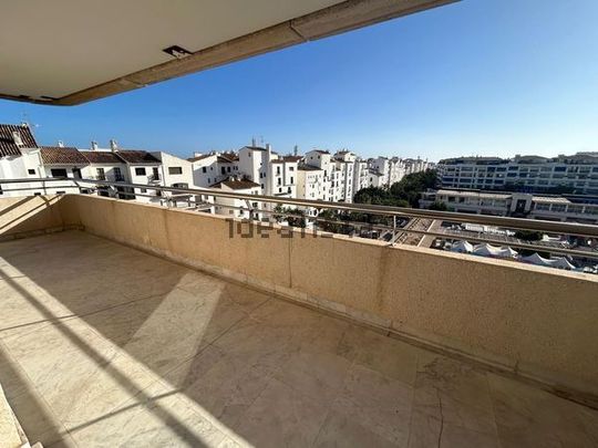 Alquiler de piso en Calle José Saramago - Foto 1