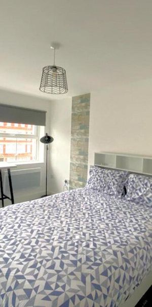 Studio to rent - Photo 1