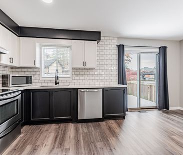 For Lease - 10 Laidlaw Drive, Barrie, Ontario - Photo 1