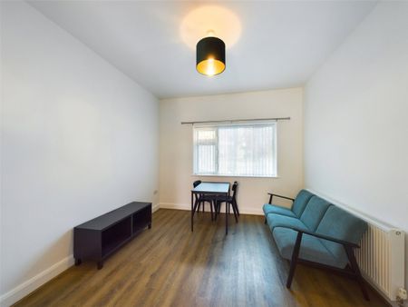 Colwick Road, Nottingham, Nottinghamshire, NG2 - Photo 3