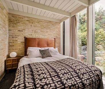 A beautifully designed one bedroom apartment, moments from Richmond town centre. - Photo 3