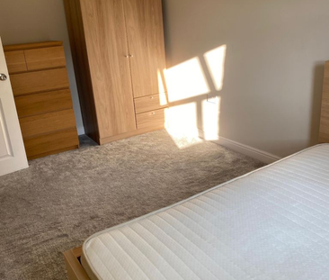 1 bedroom in a house share to rent - Photo 3