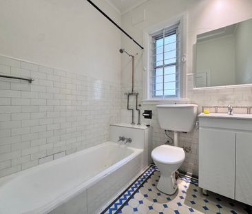 Renovated 3 Bedroom Home - Photo 6