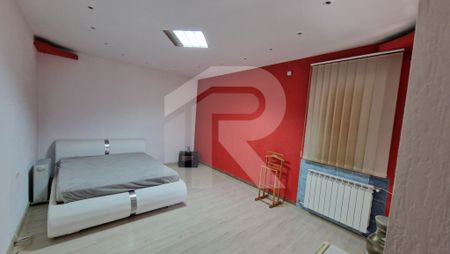 Vila , 300mp utili, ideala afterschool, cazare muncitori str - Fotografie 3