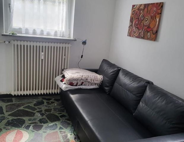 Souterrainwohnung als Untermiete mit separatem Eingang - Photo 1