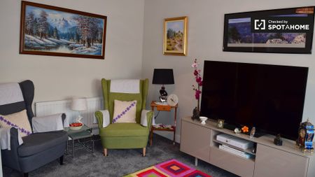 Room to rent in 4-bedroom house in Balgriffin, Dublin - Photo 2