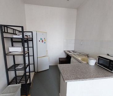 Appartement 2 pièces 33m2 MARSEILLE 5EME 480 euros - Photo 2