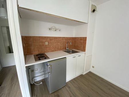 Location Appartement 1 pièce 20m² LONGEVILLE LES METZ 57050 - Photo 2