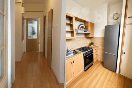 Pronájem bytu 2+1, 51 m² se sklepem | Unhošť - Fotografie 3