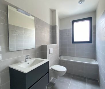 Location Appartement 5 pièces 121m² - Photo 5