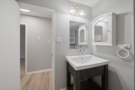 For Lease - 116A High Street, Georgina, Ontario - Photo 4