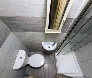 Studio Flat, Oak Cottage Close, SE6 - Photo 3