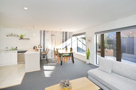 8/27 Darvel Street - Photo 3