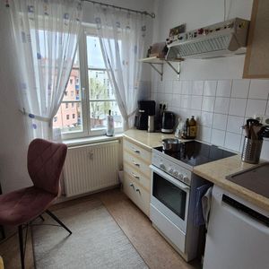 Mit Einbauküche und Nachmieter zum 01.05.2026 gesucht! - Photo 2