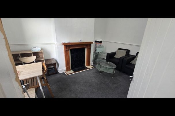1 Bed Terraced House, Aviary Mount, LS12 - Photo 1