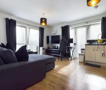 2 bedroom flat to rent - Photo 2