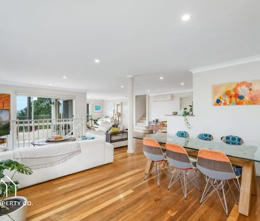 Large home with ocean views - Photo 4