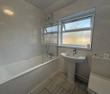 4 bedroom terraced house to rent - Photo 6