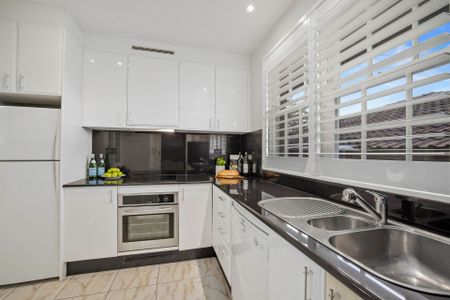 Great Location, Move in before Christmas - Photo 2