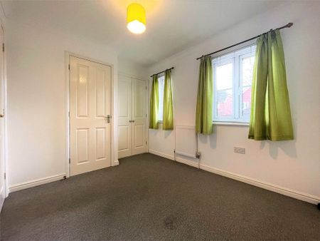 2 Bedroom House - Hall Drive, Fleet - Photo 4