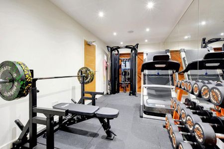 4 bedroom detached house to rent - Photo 4