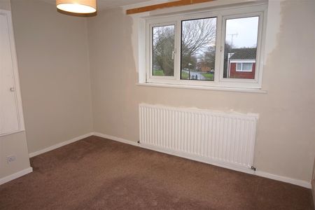 Sutton Close, Redditch - Photo 4