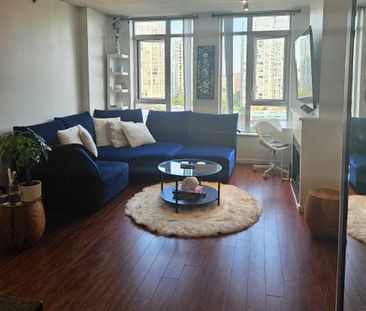 2 bedroom 2 bathroom apartment in Yaletown- ROOMMATE - Photo 3