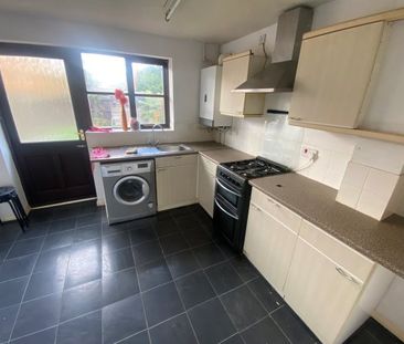 Poppyfields, Bedford, MK41 - Photo 3