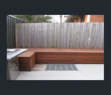 STRICTLY FOR STUDENTS ONLY - GAS INCLUDED IN RENT!! - Photo 3