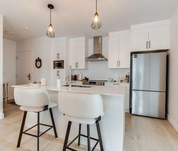 Charmant Appartement 4 1/2 à louer - Sherbrooke / Ascenseur et inte... - Photo 1